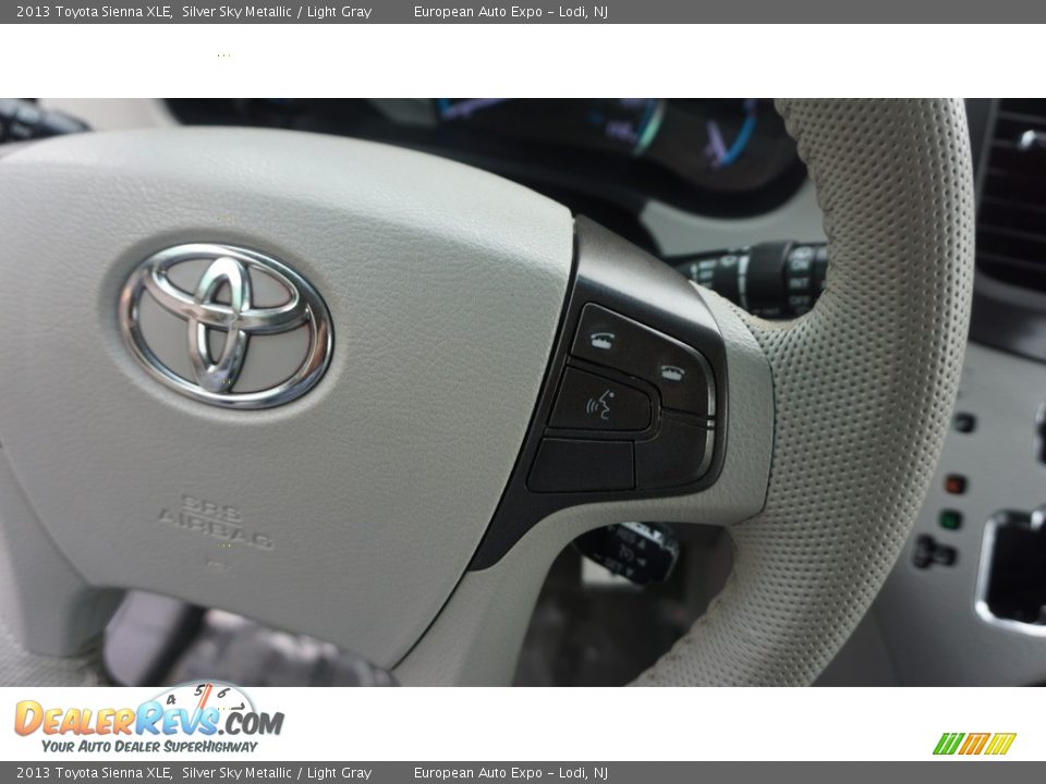2013 Toyota Sienna XLE Silver Sky Metallic / Light Gray Photo #19