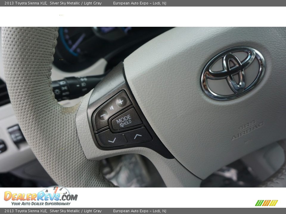 2013 Toyota Sienna XLE Silver Sky Metallic / Light Gray Photo #20
