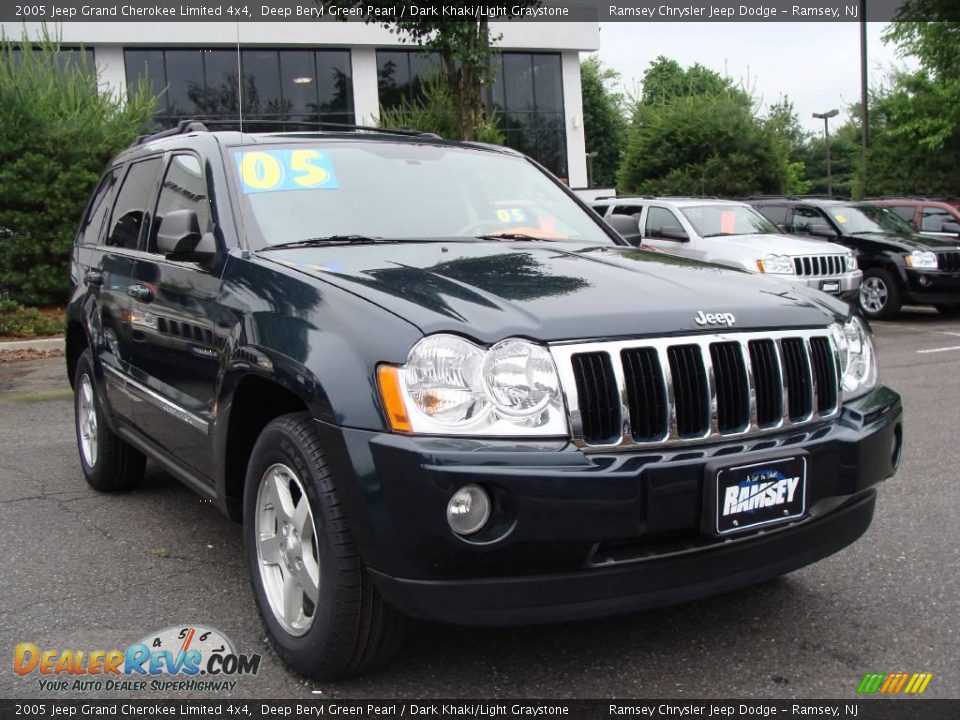 2005 Jeep Grand Cherokee Limited 4x4 Deep Beryl Green Pearl / Dark Khaki/Light Graystone Photo #3