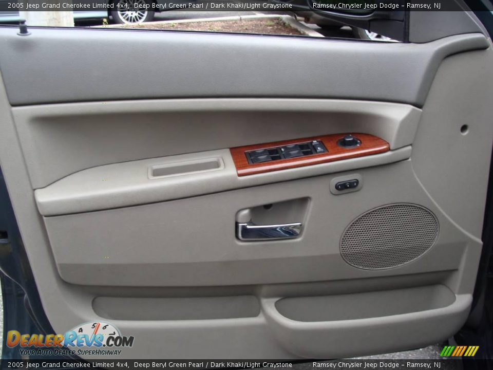 2005 Jeep Grand Cherokee Limited 4x4 Deep Beryl Green Pearl / Dark Khaki/Light Graystone Photo #8