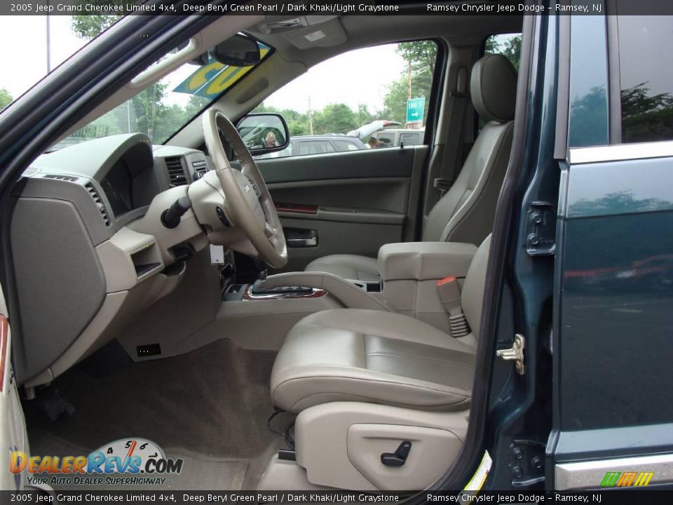 2005 Jeep Grand Cherokee Limited 4x4 Deep Beryl Green Pearl / Dark Khaki/Light Graystone Photo #10