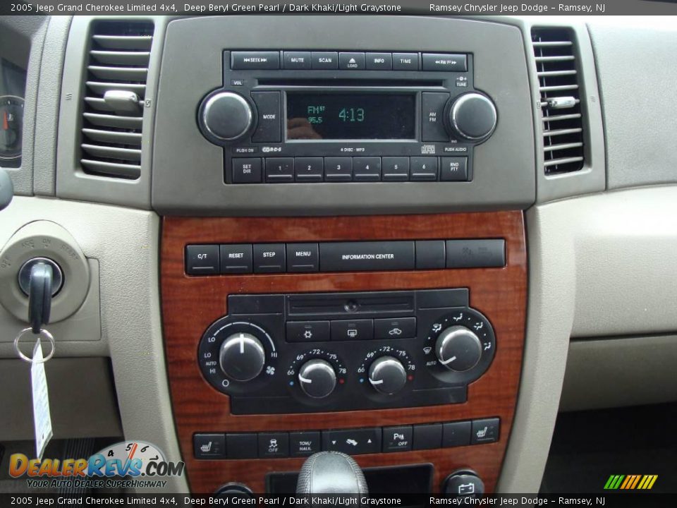 2005 Jeep Grand Cherokee Limited 4x4 Deep Beryl Green Pearl / Dark Khaki/Light Graystone Photo #12