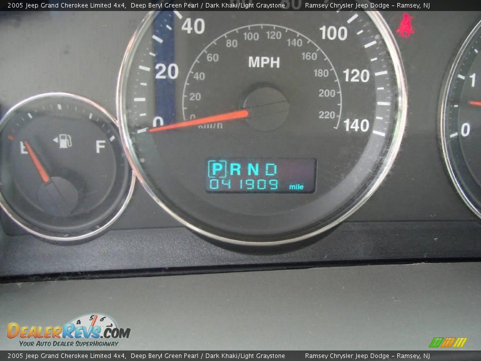 2005 Jeep Grand Cherokee Limited 4x4 Deep Beryl Green Pearl / Dark Khaki/Light Graystone Photo #14