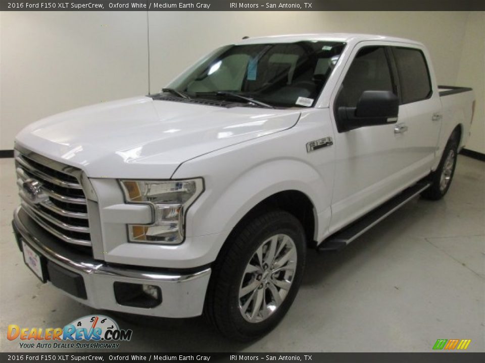 2016 Ford F150 XLT SuperCrew Oxford White / Medium Earth Gray Photo #4
