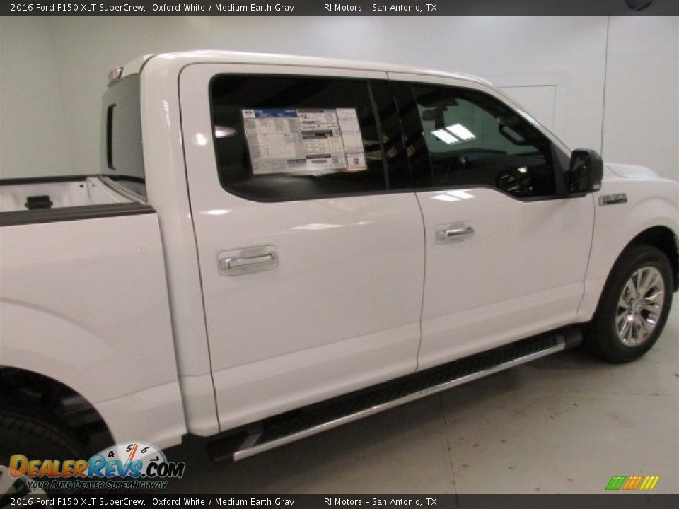 2016 Ford F150 XLT SuperCrew Oxford White / Medium Earth Gray Photo #11