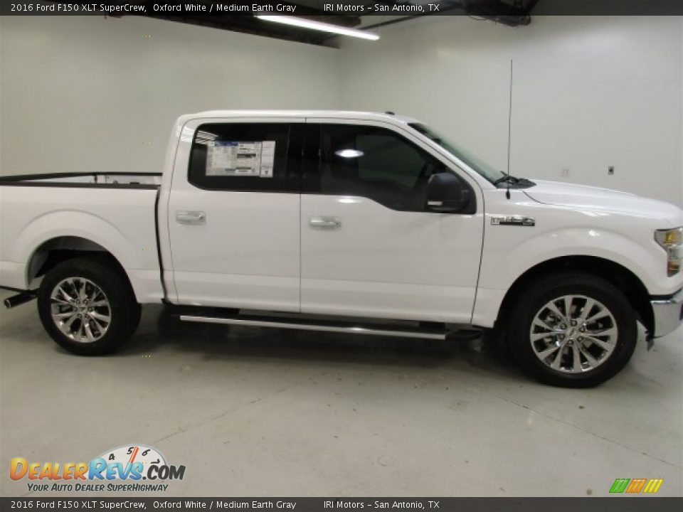 2016 Ford F150 XLT SuperCrew Oxford White / Medium Earth Gray Photo #12
