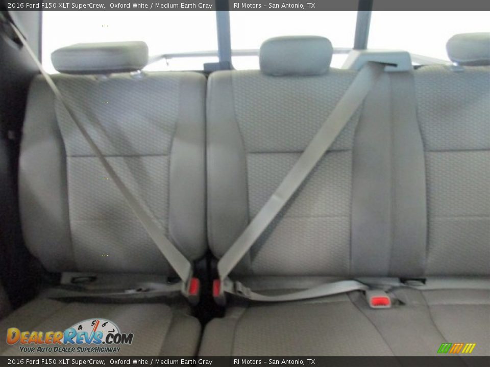 2016 Ford F150 XLT SuperCrew Oxford White / Medium Earth Gray Photo #18