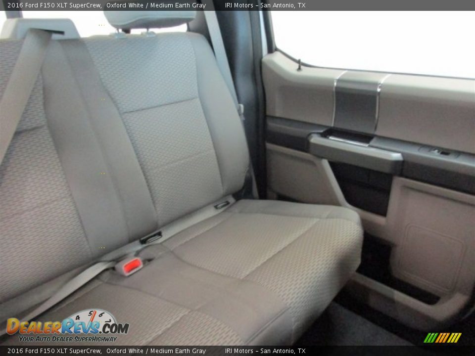 2016 Ford F150 XLT SuperCrew Oxford White / Medium Earth Gray Photo #19