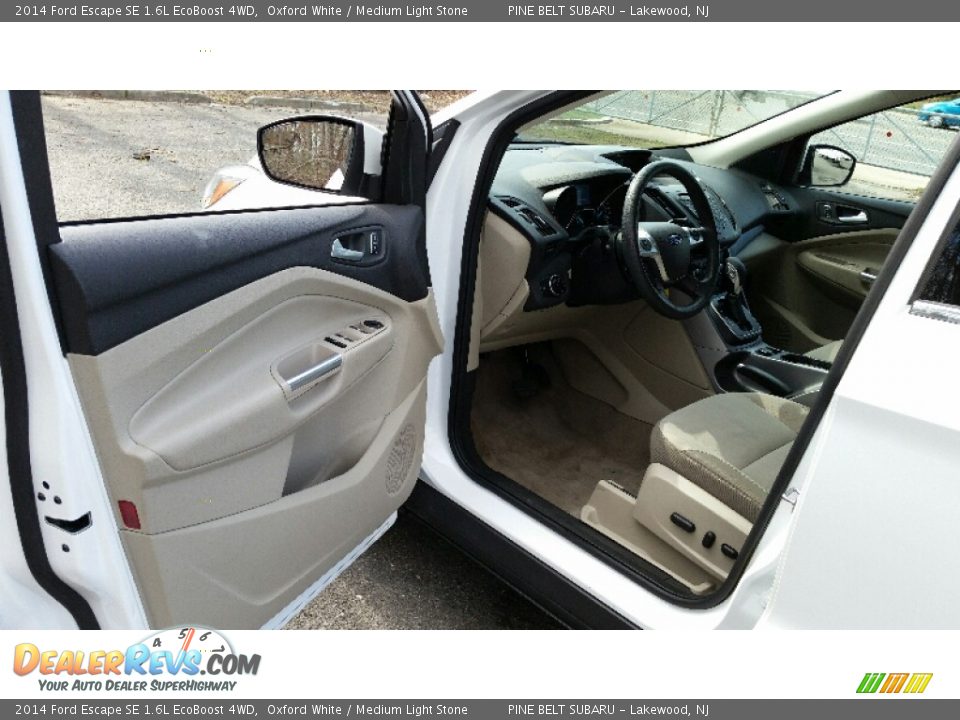 2014 Ford Escape SE 1.6L EcoBoost 4WD Oxford White / Medium Light Stone Photo #18