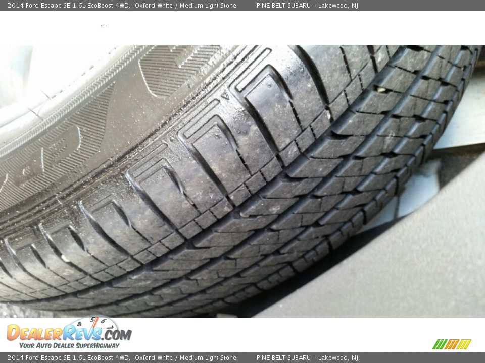 2014 Ford Escape SE 1.6L EcoBoost 4WD Oxford White / Medium Light Stone Photo #24