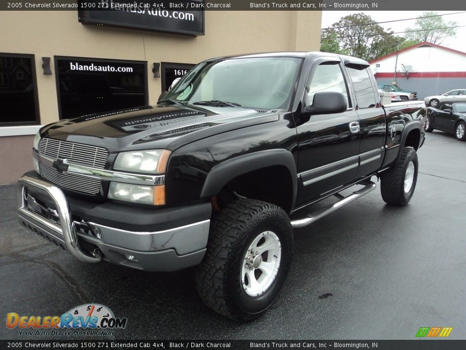 2005 Chevrolet Silverado 1500 Z71 Extended Cab 4x4 Black / Dark Charcoal Photo #2