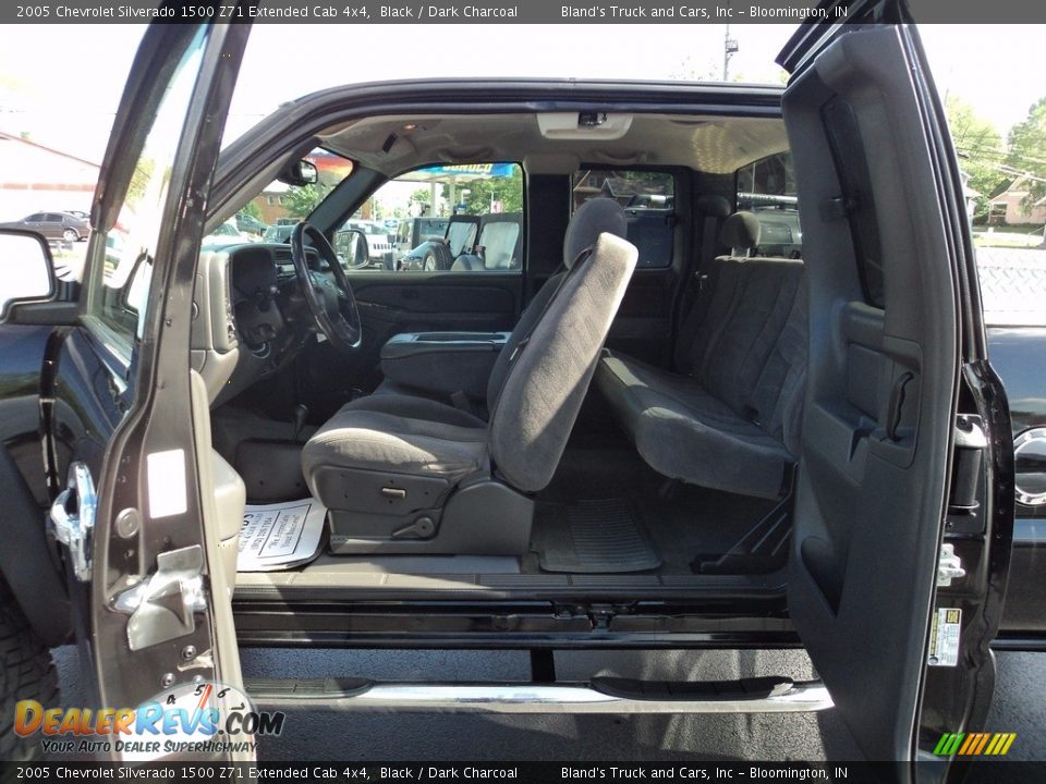 2005 Chevrolet Silverado 1500 Z71 Extended Cab 4x4 Black / Dark Charcoal Photo #6