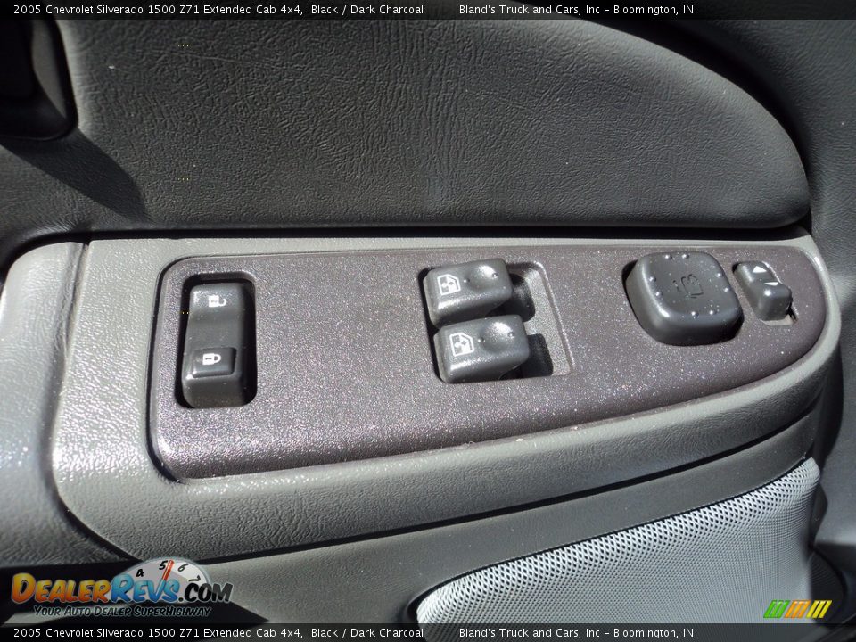 2005 Chevrolet Silverado 1500 Z71 Extended Cab 4x4 Black / Dark Charcoal Photo #9
