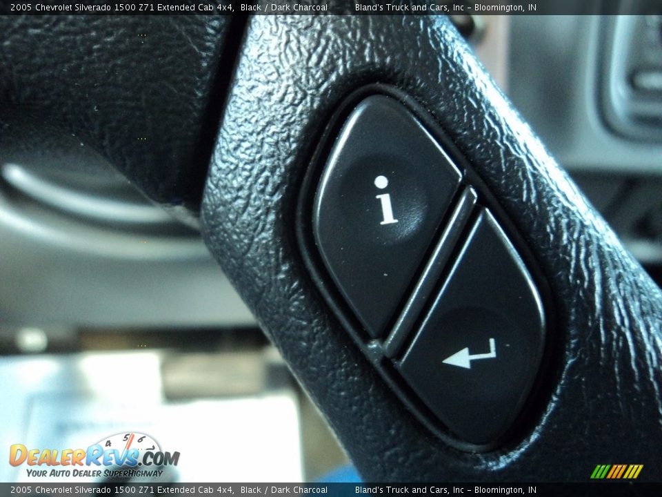 2005 Chevrolet Silverado 1500 Z71 Extended Cab 4x4 Black / Dark Charcoal Photo #16