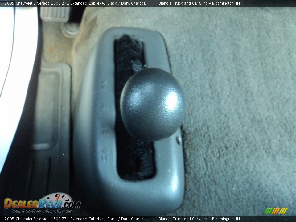 2005 Chevrolet Silverado 1500 Z71 Extended Cab 4x4 Black / Dark Charcoal Photo #21