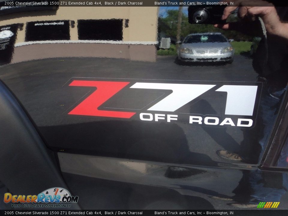 2005 Chevrolet Silverado 1500 Z71 Extended Cab 4x4 Black / Dark Charcoal Photo #28
