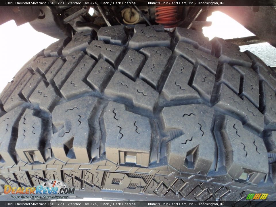 2005 Chevrolet Silverado 1500 Z71 Extended Cab 4x4 Black / Dark Charcoal Photo #30