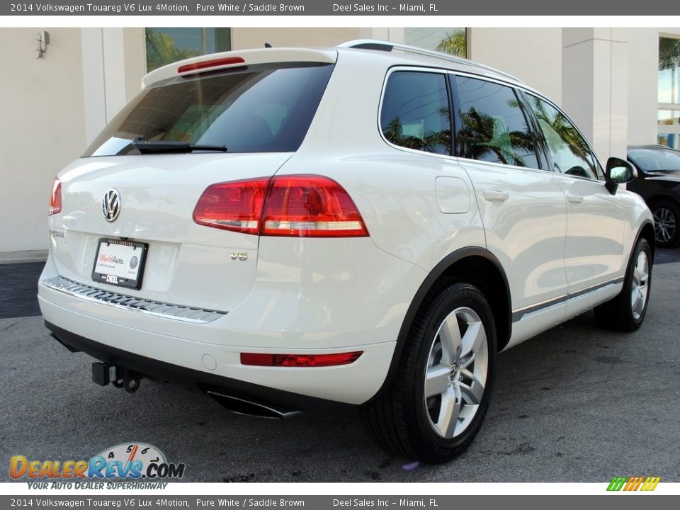 2014 Volkswagen Touareg V6 Lux 4Motion Pure White / Saddle Brown Photo #10