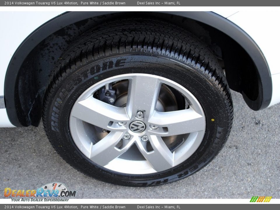 2014 Volkswagen Touareg V6 Lux 4Motion Pure White / Saddle Brown Photo #11