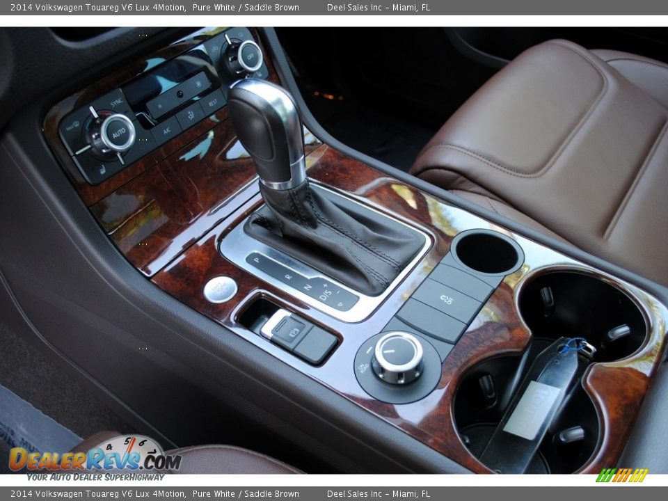 2014 Volkswagen Touareg V6 Lux 4Motion Pure White / Saddle Brown Photo #15