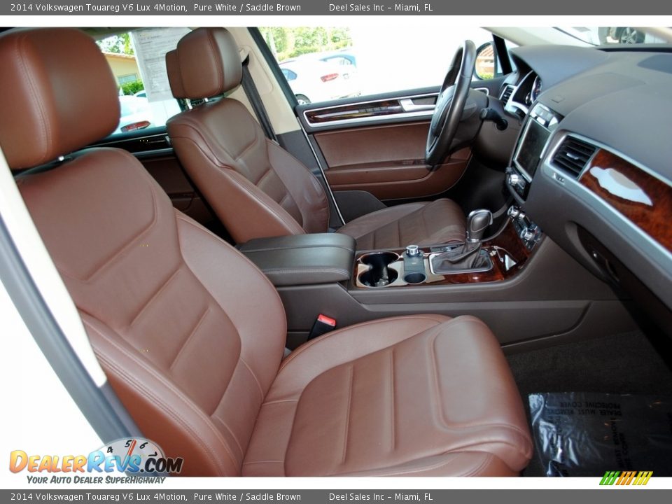 2014 Volkswagen Touareg V6 Lux 4Motion Pure White / Saddle Brown Photo #19