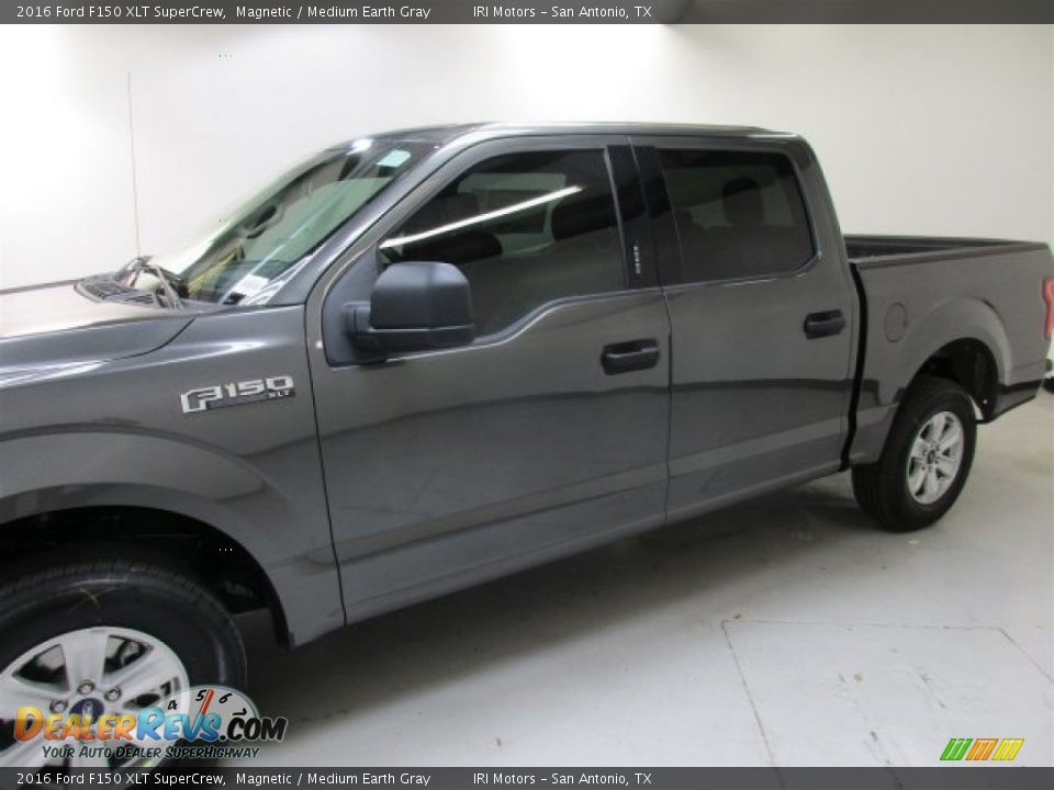 2016 Ford F150 XLT SuperCrew Magnetic / Medium Earth Gray Photo #5