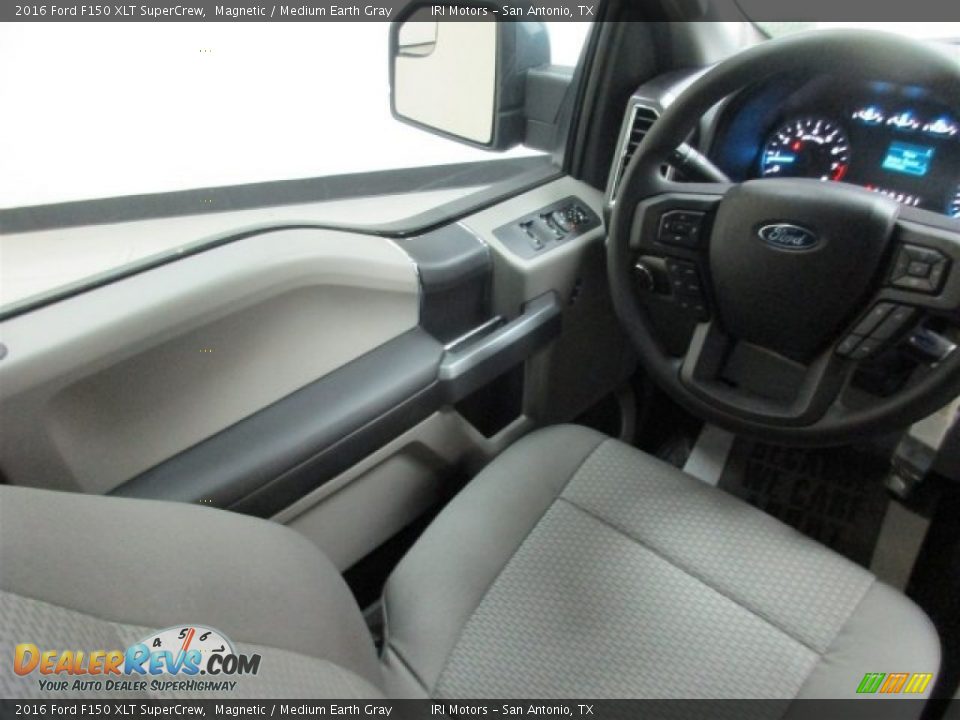2016 Ford F150 XLT SuperCrew Magnetic / Medium Earth Gray Photo #13