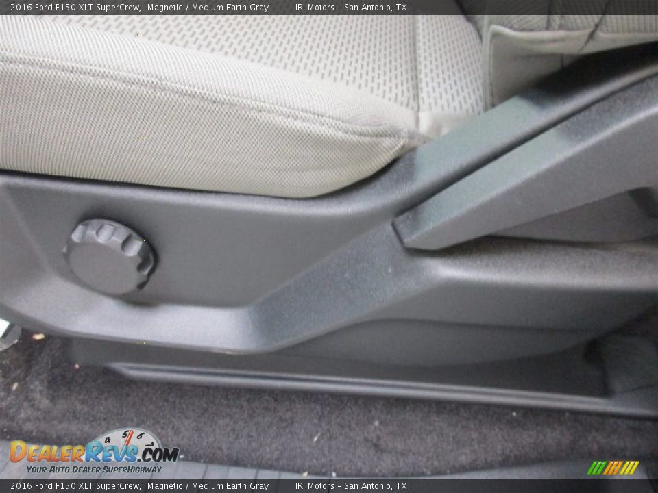 2016 Ford F150 XLT SuperCrew Magnetic / Medium Earth Gray Photo #29