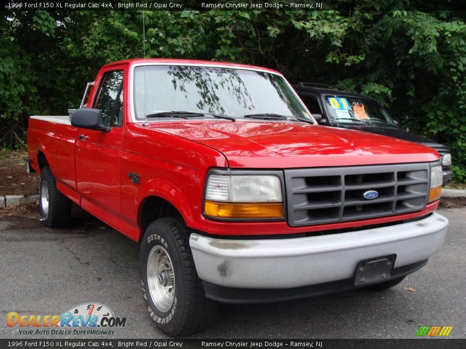1996 Ford F150 XL Regular Cab 4x4 Bright Red / Opal Grey Photo #3