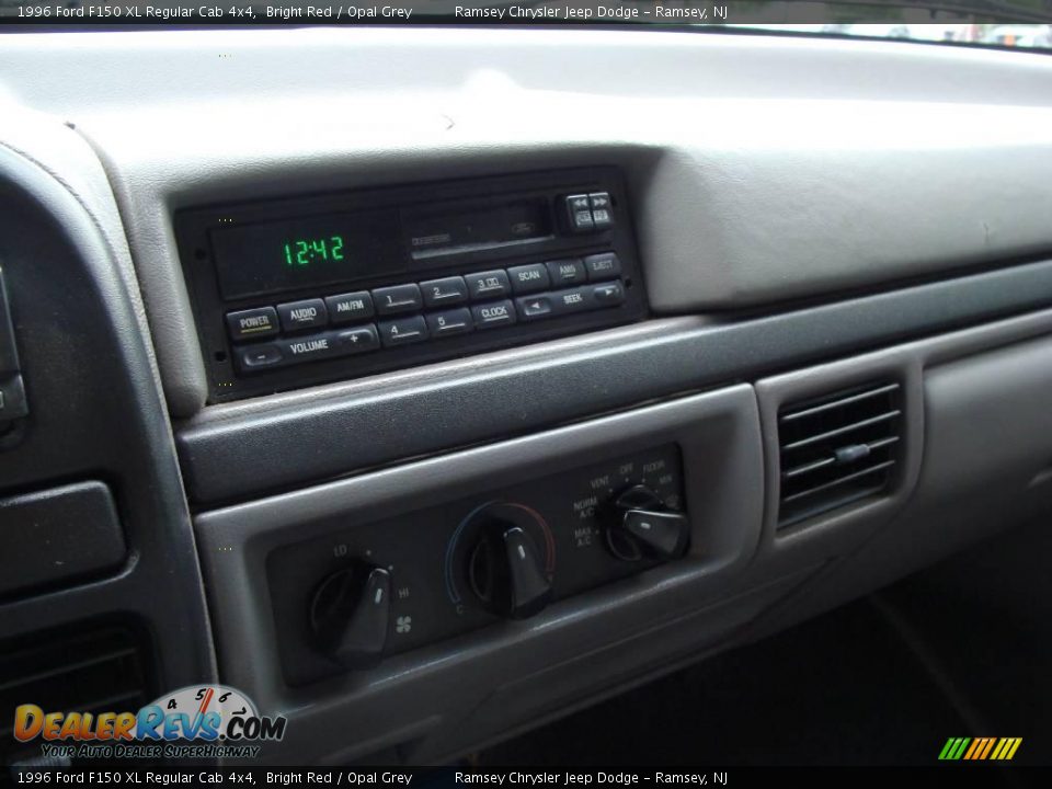 1996 Ford F150 XL Regular Cab 4x4 Bright Red / Opal Grey Photo #13