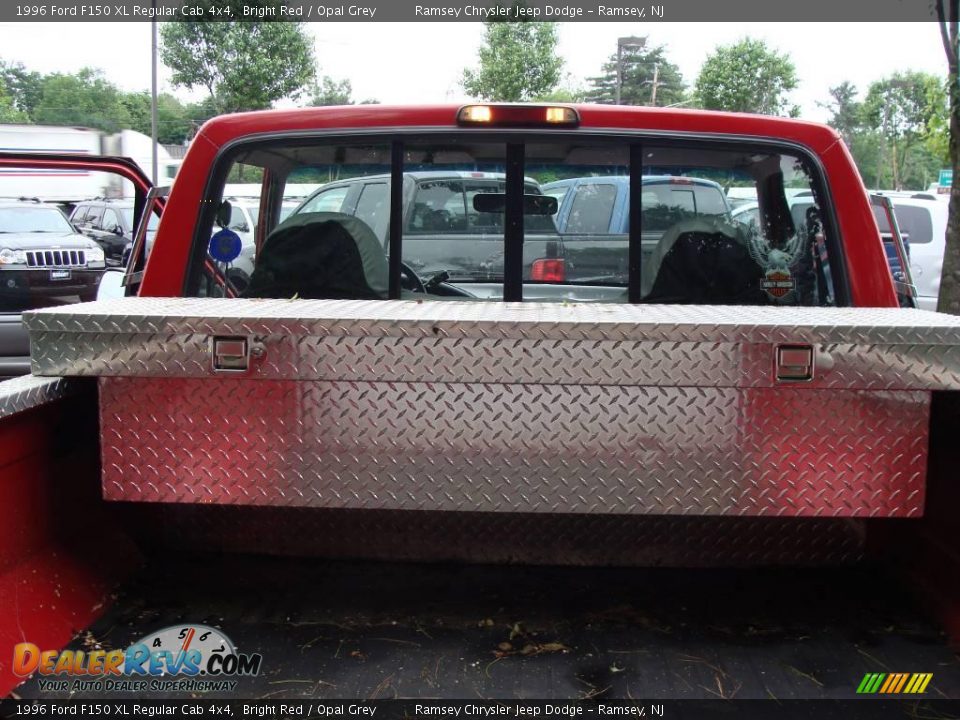 1996 Ford F150 XL Regular Cab 4x4 Bright Red / Opal Grey Photo #14