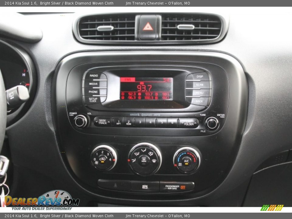 2014 Kia Soul 1.6 Bright Silver / Black Diamond Woven Cloth Photo #12
