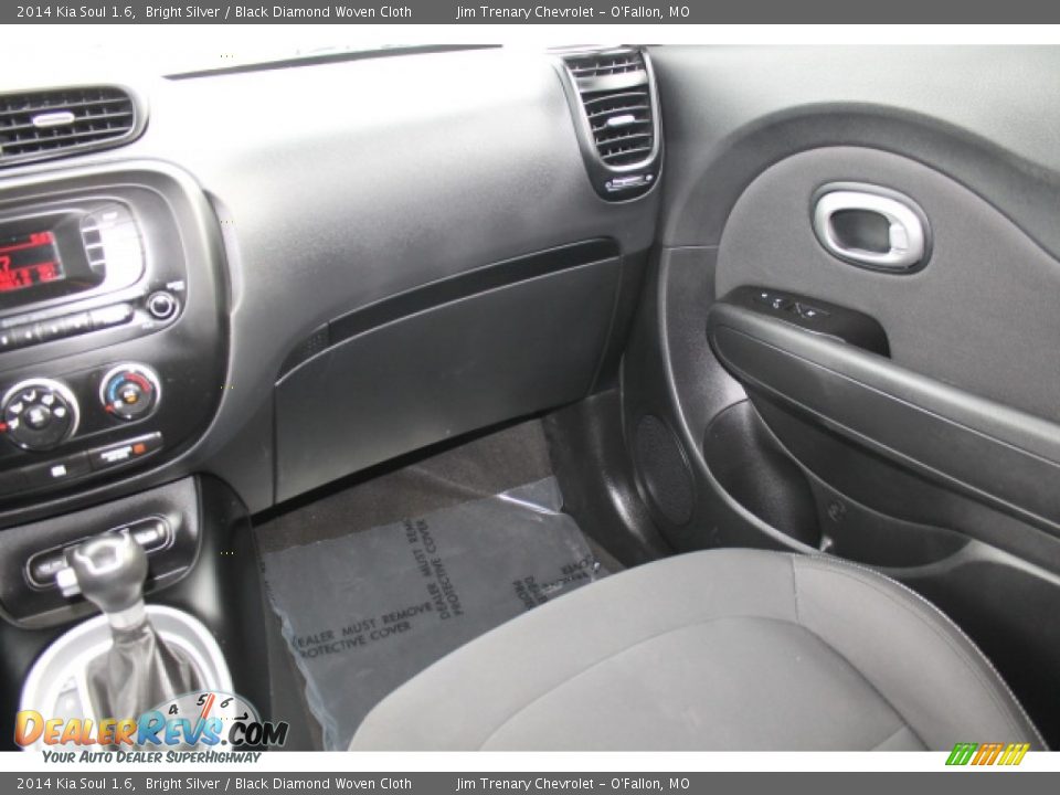 2014 Kia Soul 1.6 Bright Silver / Black Diamond Woven Cloth Photo #13