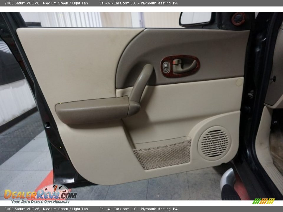 2003 Saturn VUE V6 Medium Green / Light Tan Photo #12