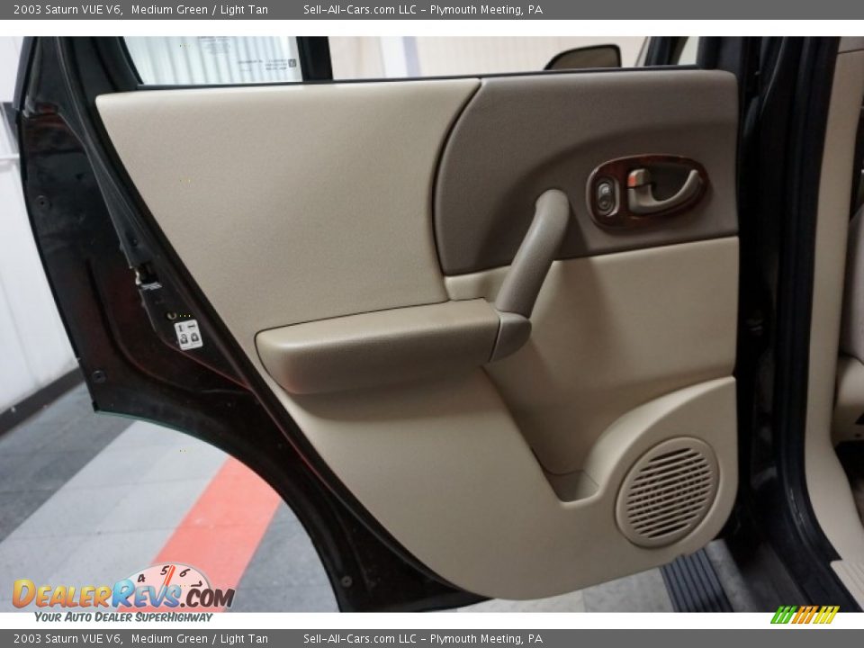 2003 Saturn VUE V6 Medium Green / Light Tan Photo #14