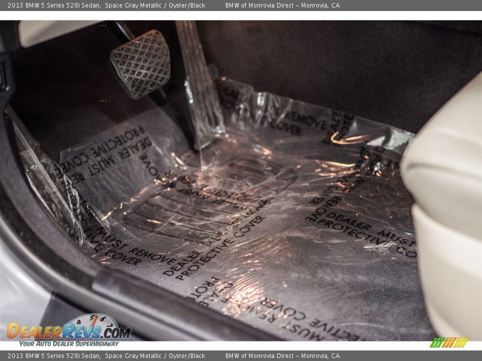 2013 BMW 5 Series 528i Sedan Space Gray Metallic / Oyster/Black Photo #19
