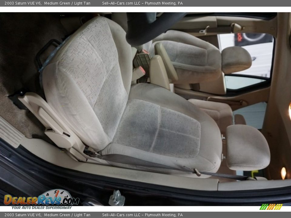 2003 Saturn VUE V6 Medium Green / Light Tan Photo #22