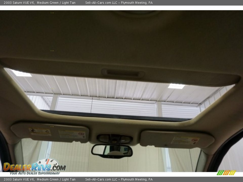 2003 Saturn VUE V6 Medium Green / Light Tan Photo #23