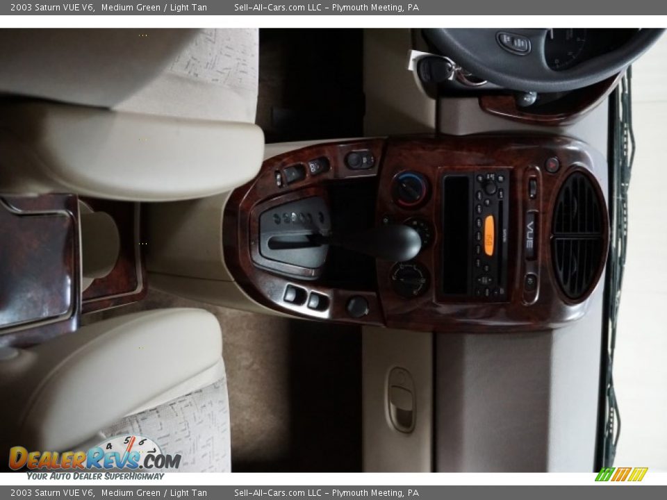 2003 Saturn VUE V6 Medium Green / Light Tan Photo #25