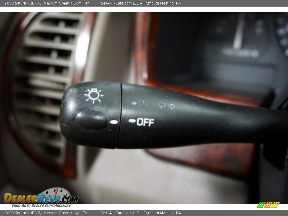 2003 Saturn VUE V6 Medium Green / Light Tan Photo #29