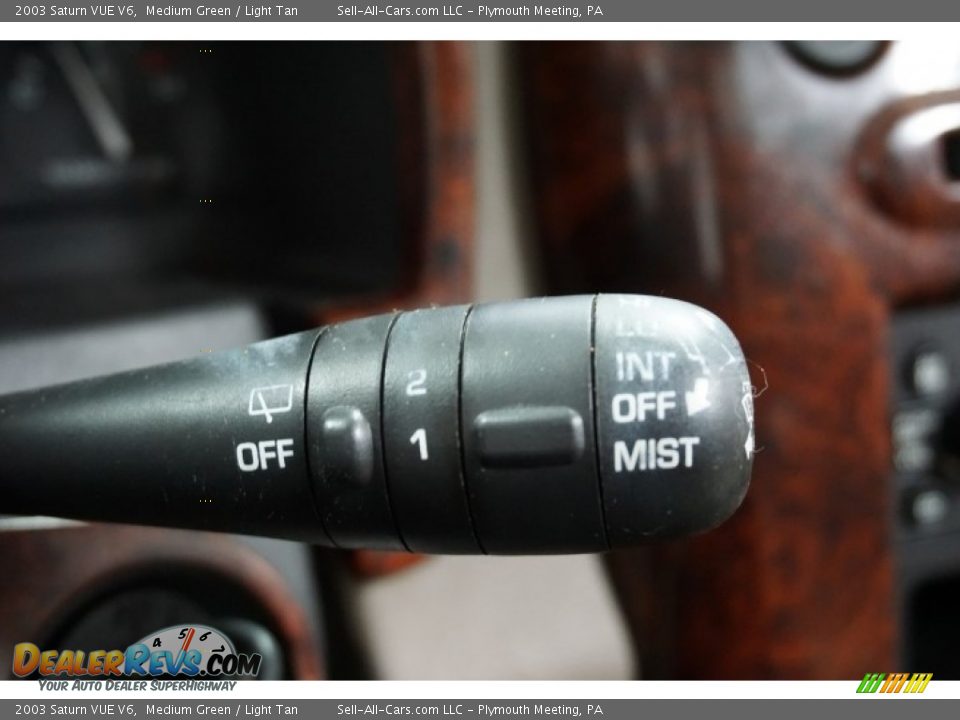 2003 Saturn VUE V6 Medium Green / Light Tan Photo #30