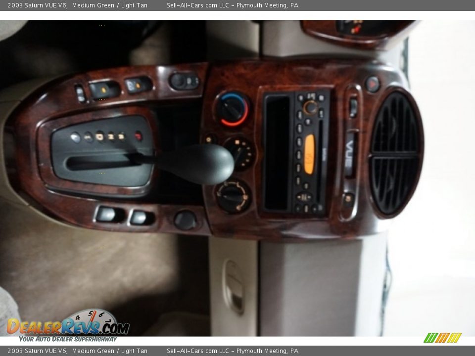 2003 Saturn VUE V6 Medium Green / Light Tan Photo #33