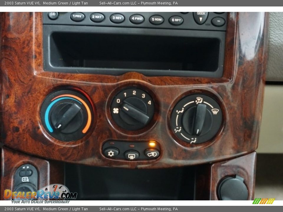 2003 Saturn VUE V6 Medium Green / Light Tan Photo #35
