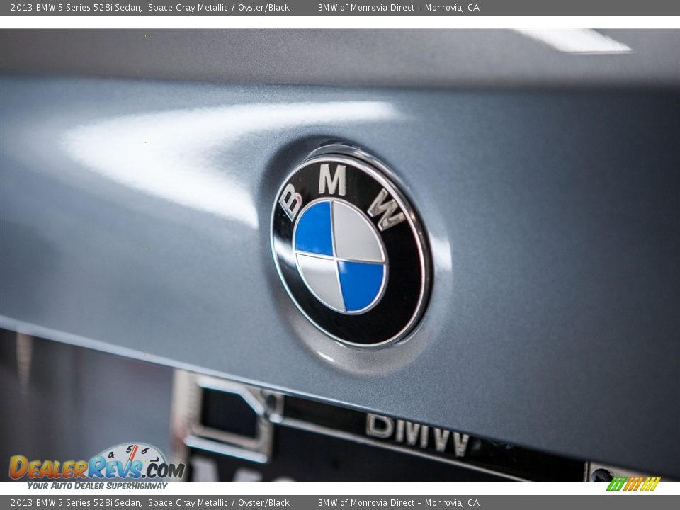2013 BMW 5 Series 528i Sedan Space Gray Metallic / Oyster/Black Photo #29