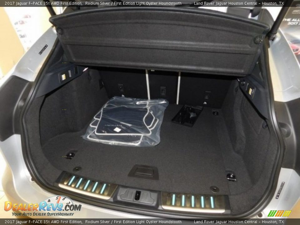 2017 Jaguar F-PACE 35t AWD First Edition Trunk Photo #13