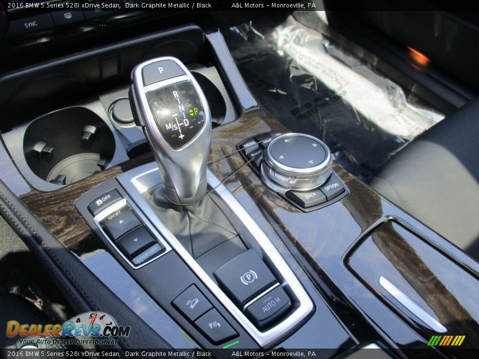 2016 BMW 5 Series 528i xDrive Sedan Dark Graphite Metallic / Black Photo #16