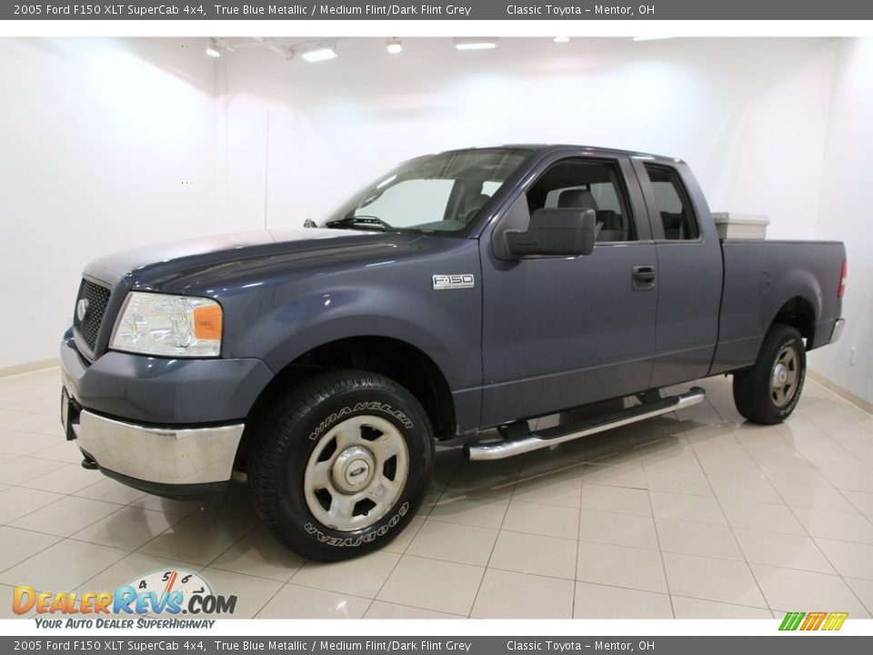 2005 Ford F150 XLT SuperCab 4x4 True Blue Metallic / Medium Flint/Dark Flint Grey Photo #3