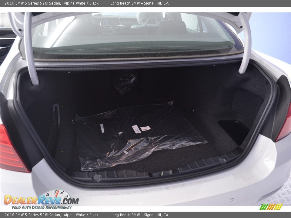 2016 BMW 5 Series 528i Sedan Alpine White / Black Photo #9