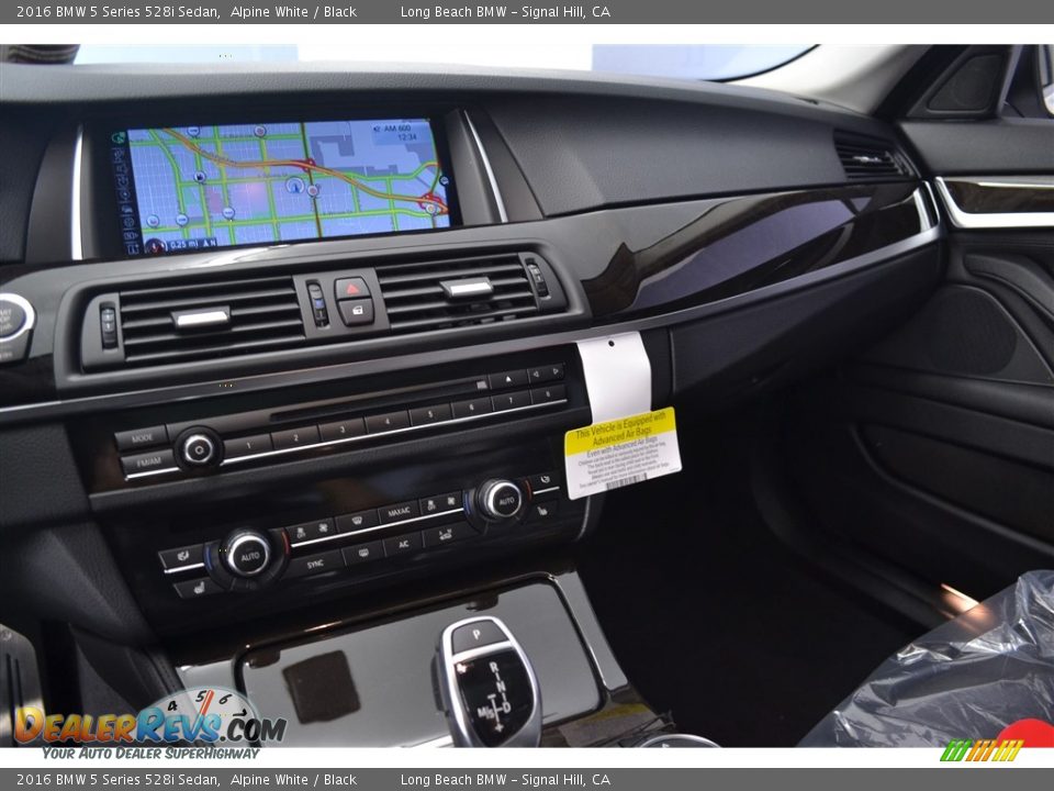 2016 BMW 5 Series 528i Sedan Alpine White / Black Photo #11