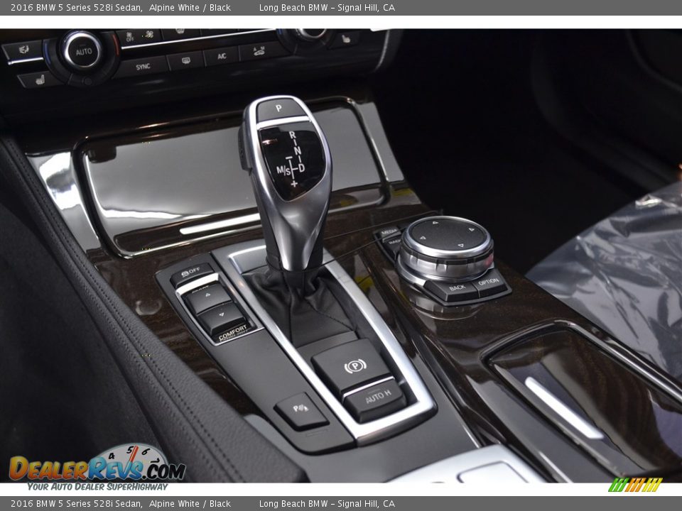 2016 BMW 5 Series 528i Sedan Alpine White / Black Photo #12